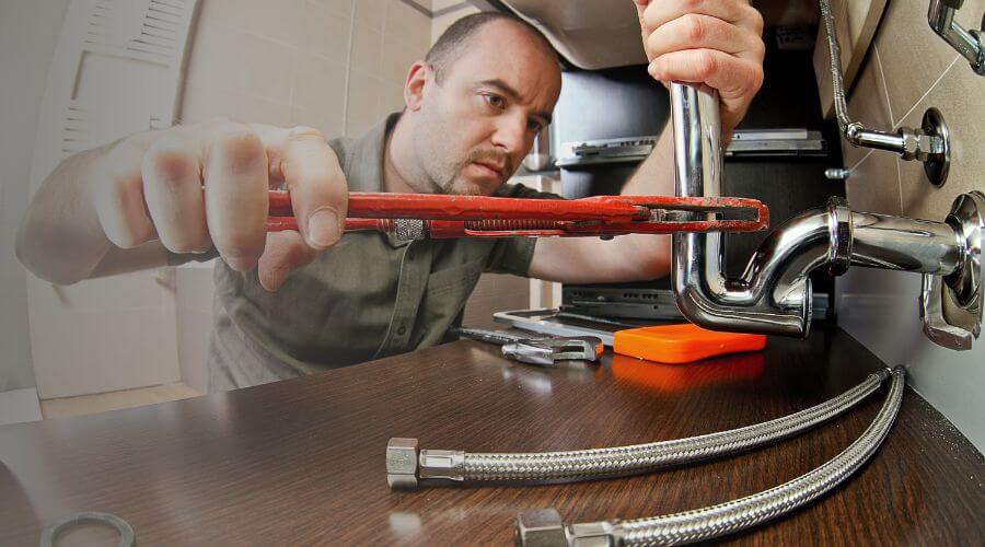 Expert burst pipe repair services in Gillett, TX